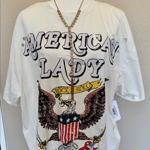 American lady oversized white tshirt